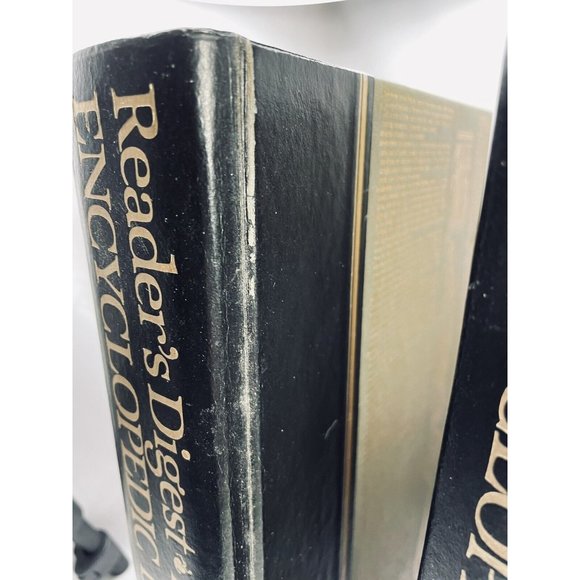 Vintage Readers Digest Illustrated Encyclopedia Dictionary 2 Volumes 1987 Books - Picture 3 of 7